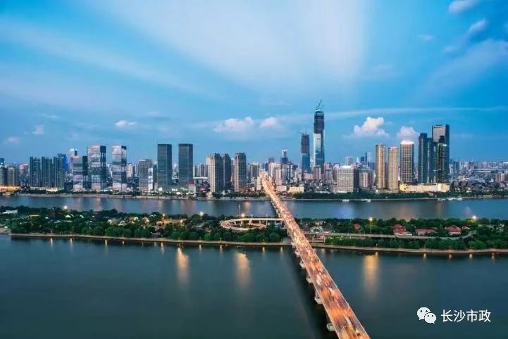 以城市，見未來；與城市，共成長